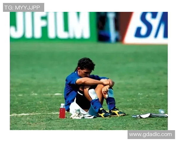 足球剪影挑战赛，猜猜这些球星背影藏着谁的传奇故事